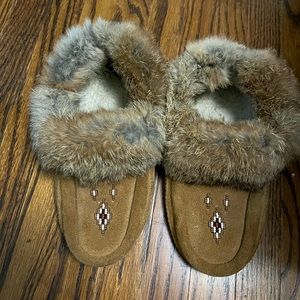 Manitobah Mukluks Tan Beaded Tipi with Genuine Fur